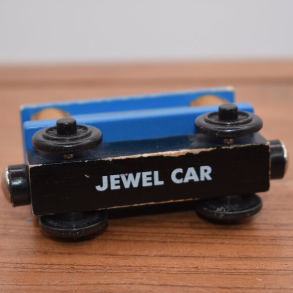 Thomas the Tank Engine & Friends Wooden Railway Train Sodor Museum Jewel Car - Picture 5 of 5